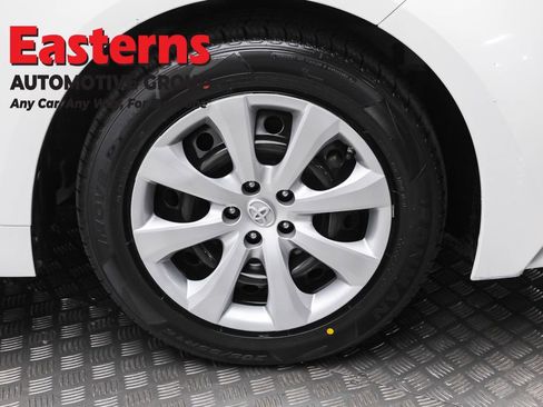 Used 2022 Toyota Corolla LE image 31