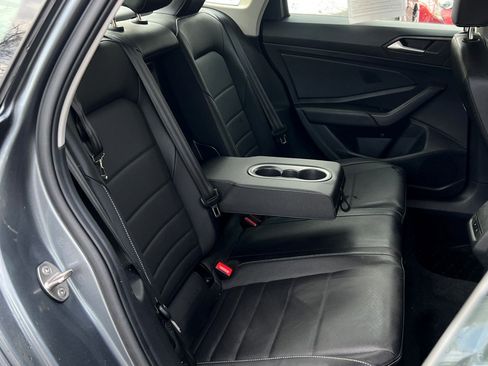 Used 2021 Volkswagen Jetta SE w/ SE Cold Weather Package image 14