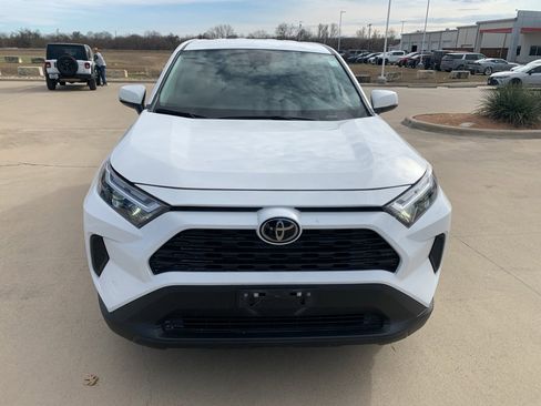 Used 2024 Toyota RAV4 LE image 9