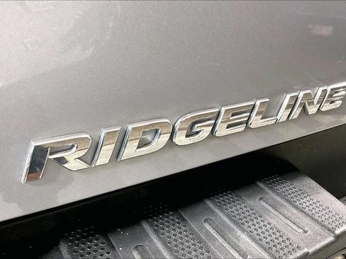 Used 2020 Honda Ridgeline Sport image 7