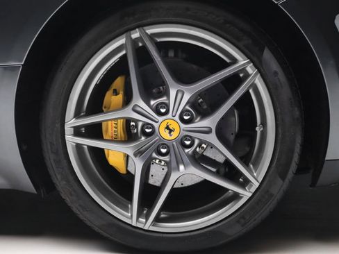 Used 2016 Ferrari California T image 47