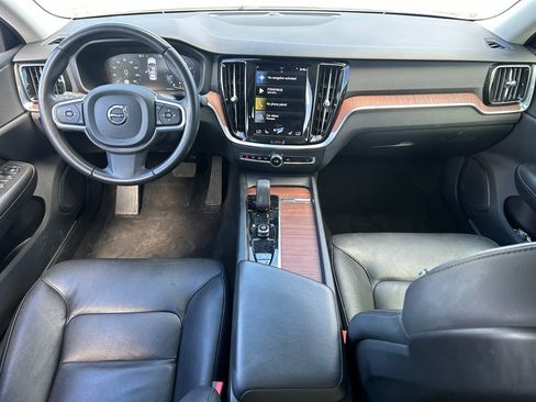 Used 2022 Volvo S60 B5 Inscription image 28