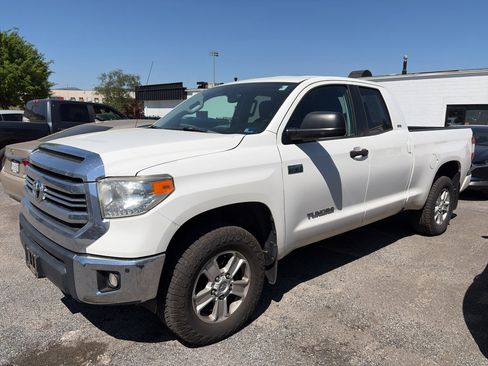 Used 2016 Toyota Tundra SR5 image 1