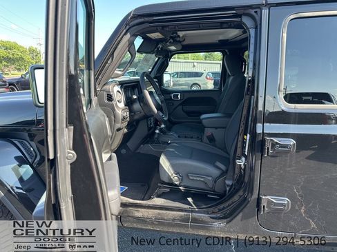 New 2025 Jeep Gladiator Sport image 8