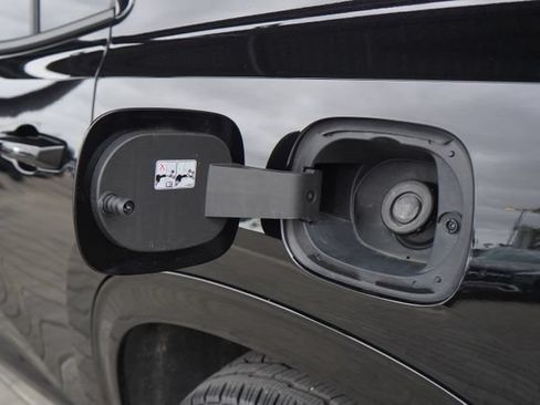 Used 2024 Chevrolet Traverse RS FWD image 11