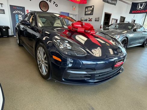 Used 2018 Porsche Panamera 4 AWD/4WD image 2