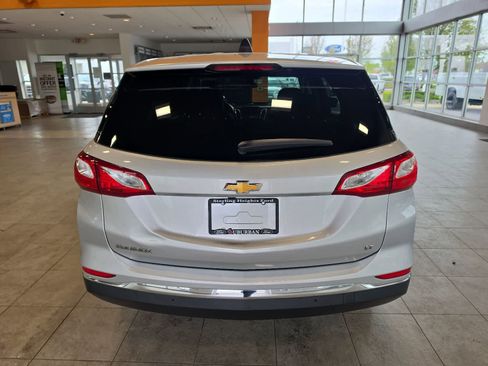Used 2020 Chevrolet Equinox LT w/ Driver Convenience Package FWD image 8