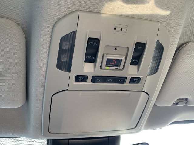 Used 2023 Toyota Highlander XLE FWD image 31