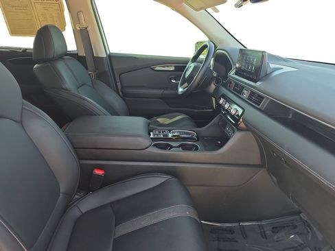 Used 2025 Honda Pilot EX-L image 18