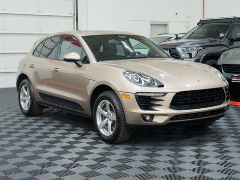 Used 2017 Porsche Macan AWD/4WD image 11
