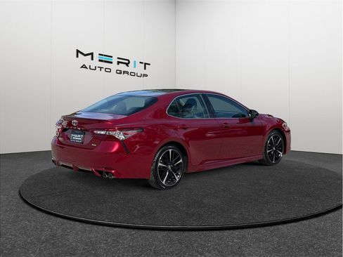 Used 2018 Toyota Camry XSE FWD image 9