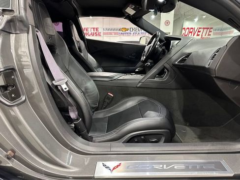 Used 2015 Chevrolet Corvette Z06 w/ Z07 Performance Package RWD image 9