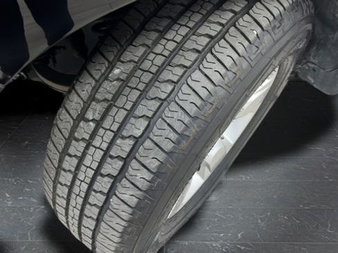 Used 2023 RAM 1500 Big Horn AWD/4WD image 32