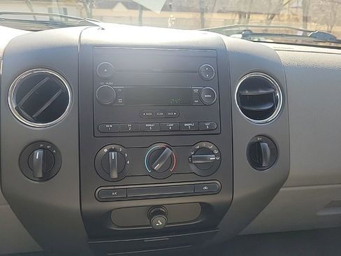 Used 2005 Ford F150 XLT image 14