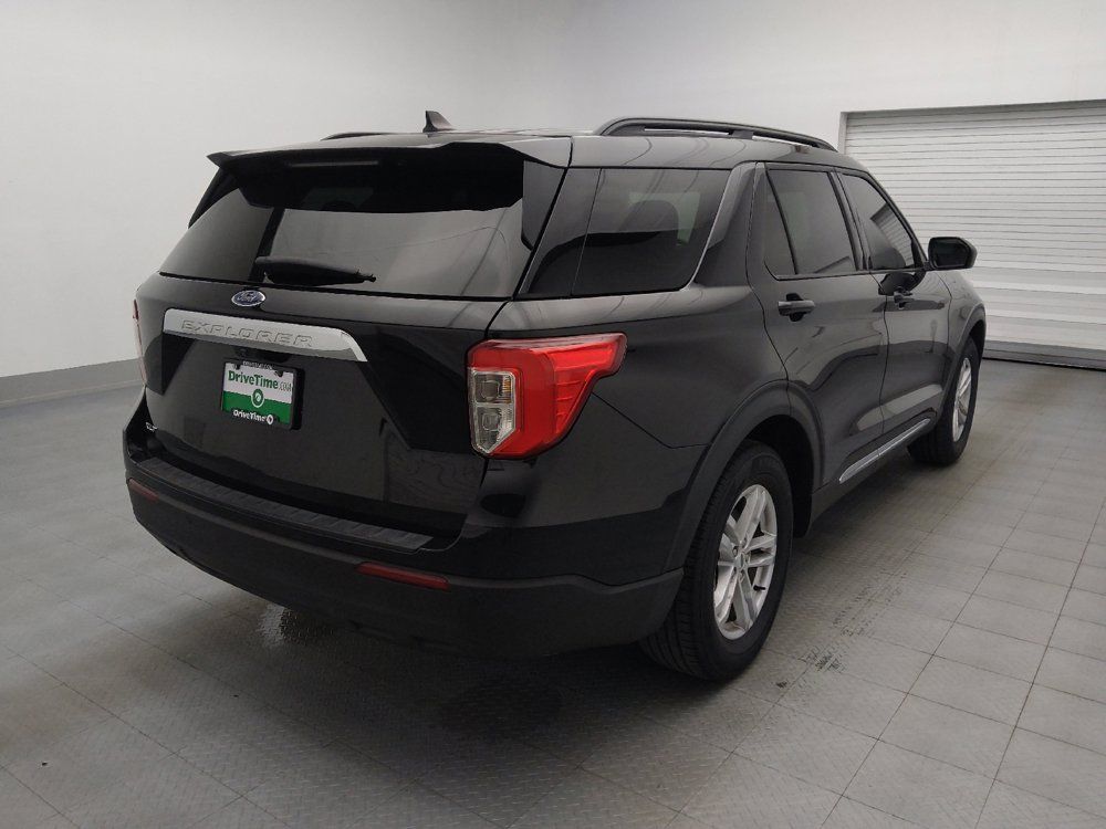 Used 2024 Ford Explorer XLT RWD image 9