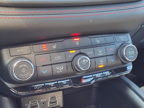 Used 2025 Dodge Durango GT w/ Blacktop Package image 8