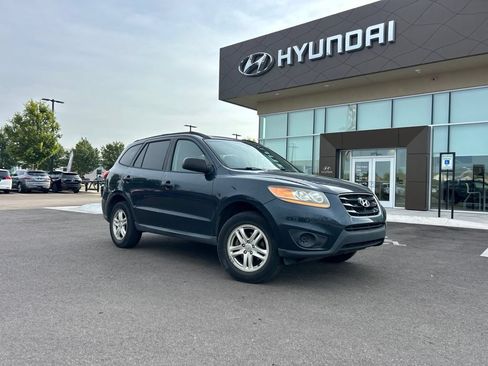 Used 2011 Hyundai Santa Fe GLS FWD image 4