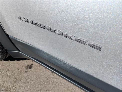 Used 2019 Jeep Cherokee Trailhawk w/ Comfort/Convenience Group image 11