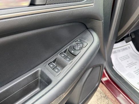 Used 2022 Ford Edge SEL w/ Convenience Package image 17