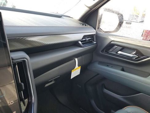 New 2026 GMC Yukon XL AT4 image 25