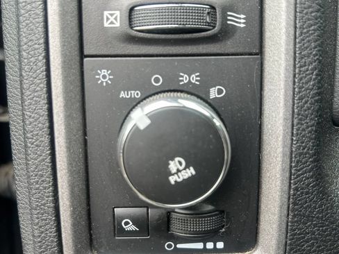 Used 2014 RAM 1500 Express AWD/4WD image 19