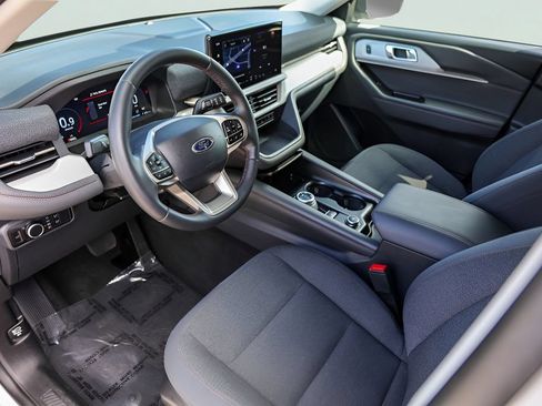 Used 2025 Ford Explorer Active RWD image 13