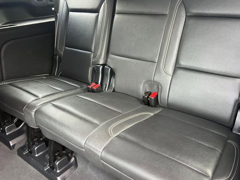 Used 2023 Chevrolet Suburban Premier AWD/4WD image 15