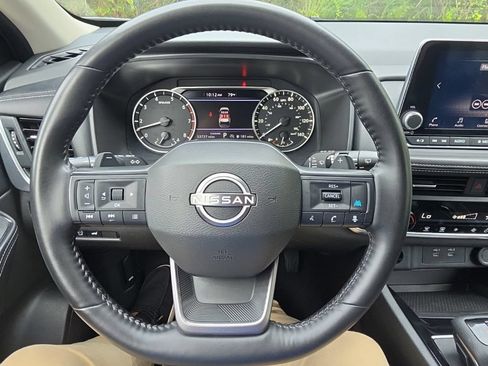 Certified 2025 Nissan Rogue SV FWD image 22