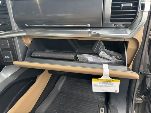 Used 2021 Ford F150 Lariat image 41