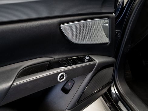 Used 2024 Maserati Grecale GT image 19