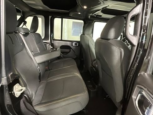 Used 2024 Jeep Wrangler Unlimited w/ Convenience Group AWD/4WD image 4