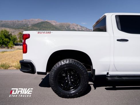 Used 2023 Chevrolet Silverado 1500 LT Trail Boss w/ Protection Package image 12