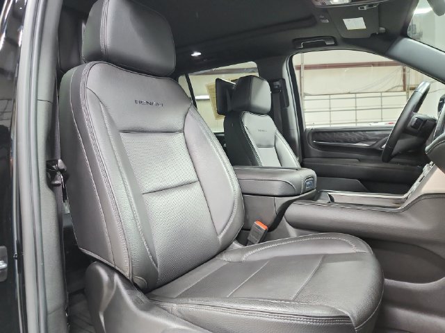 Used 2023 GMC Yukon Denali w/ LPO, Floor Liner Package AWD/4WD image 41