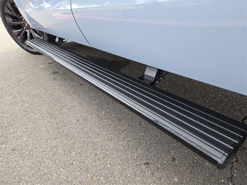 Used 2025 Ford Expedition Platinum w/ Stealth Appearance Package image 10