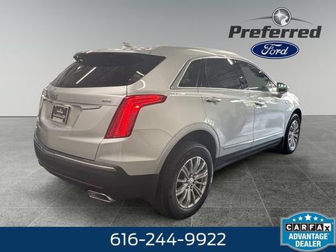 Used 2018 Cadillac XT5 Luxury w/ Driver Awareness Package AWD/4WD image 17