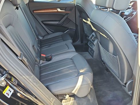 Used 2021 Audi Q5 2.0T Premium image 18