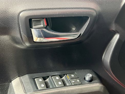 Used 2020 Toyota Tacoma TRD Sport RWD image 16
