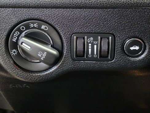 Used 2015 Chrysler 300 S image 32