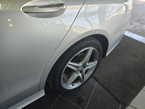 Used 2017 Mercedes-Benz E 300 image 34