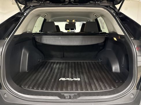 Used 2020 Toyota RAV4 LE AWD/4WD image 23