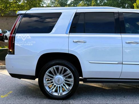 Used 2019 Cadillac Escalade Platinum image 9