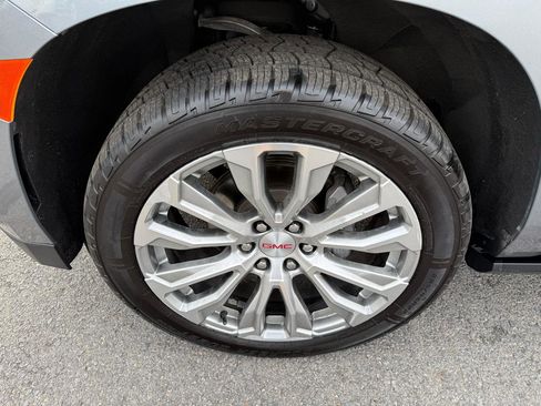 Used 2022 GMC Yukon XL Denali image 47