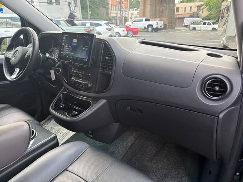 Used 2019 Mercedes-Benz Metris Passenger image 27