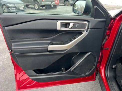 Used 2021 Ford Explorer XLT w/ Equipment Group 202A image 12