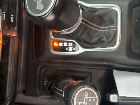 Used 2021 Jeep Wrangler Unlimited Sahara w/ Cold Weather Group AWD/4WD image 7