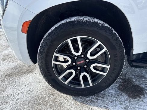 Used 2024 GMC Yukon AT4 AWD/4WD image 21