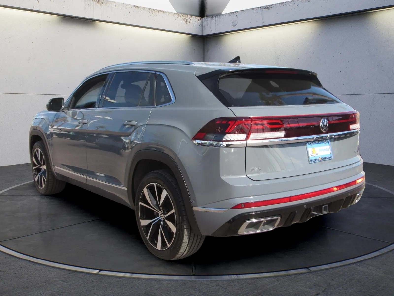 Used 2024 Volkswagen Atlas Cross Sport SEL Premium R-Line AWD/4WD image 6