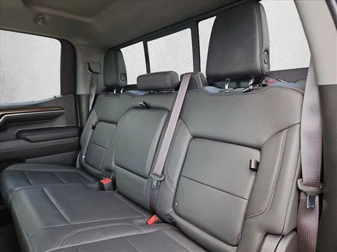 Used 2024 Chevrolet Silverado 1500 LT Trail Boss w/ Convenience Package II AWD/4WD image 18