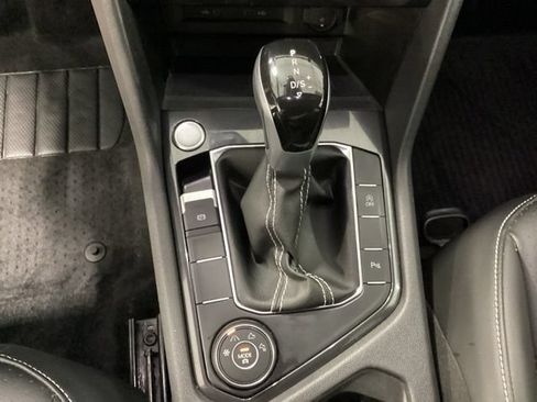 Certified 2024 Volkswagen Tiguan SE R-Line AWD/4WD image 19