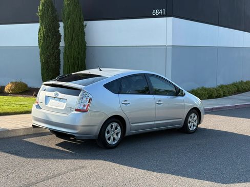 Used 2009 Toyota Prius w/ Pkg 6 FWD image 6
